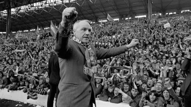 bill-shankly-liverpool-anfield-the-kop_3360625.jpg